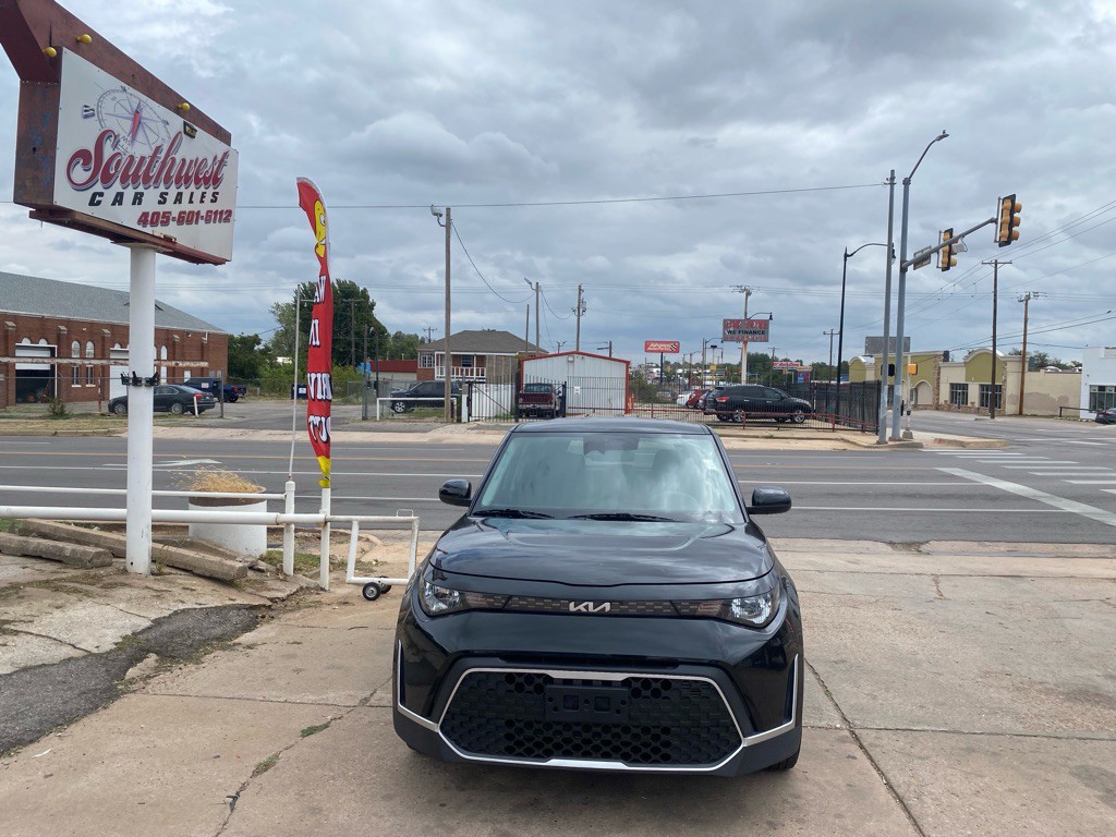 2023 Kia Soul Image 2