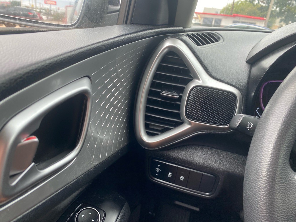 2023 Kia Soul Image 33