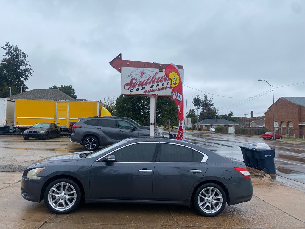 2010 Nissan Maxima Image 4