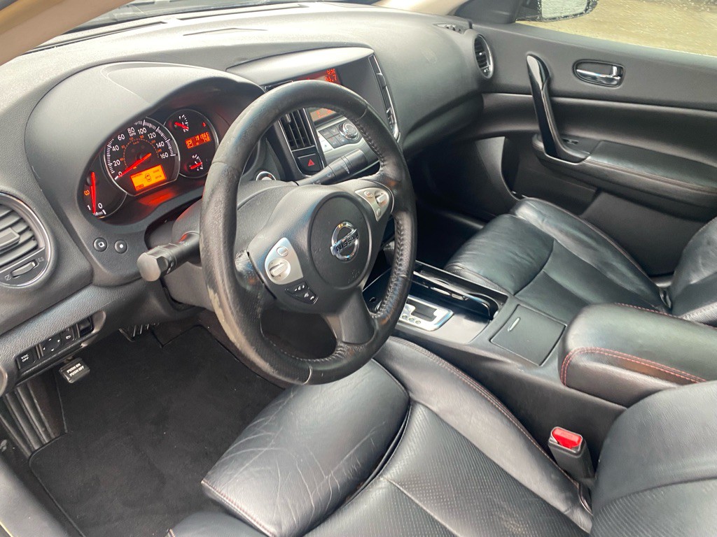 2010 Nissan Maxima Image 20