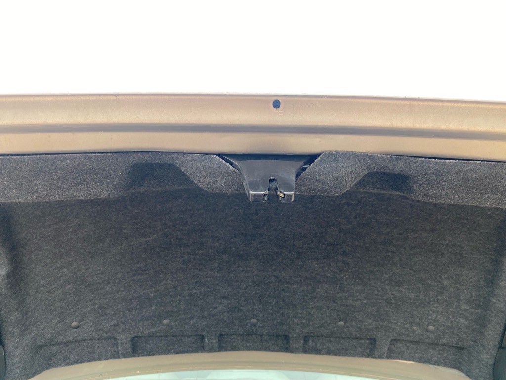 2002 Cadillac DeVille Image 20