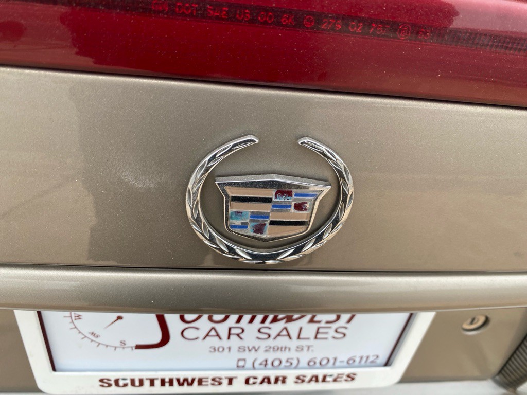 2002 Cadillac DeVille Image 21