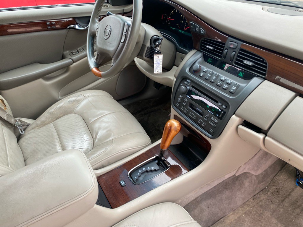2002 Cadillac DeVille Image 26