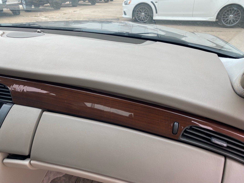 2002 Cadillac DeVille Image 28