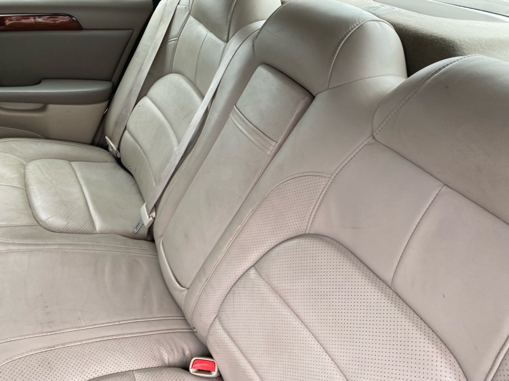 2002 Cadillac DeVille Image 33