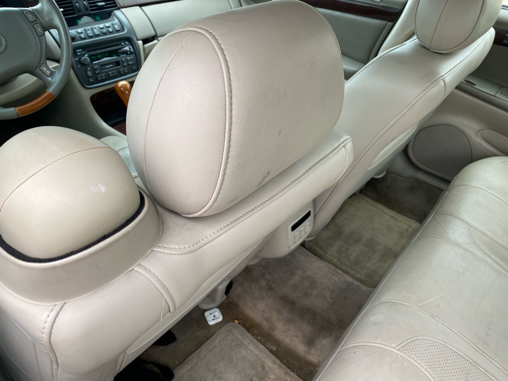 2002 Cadillac DeVille Image 35