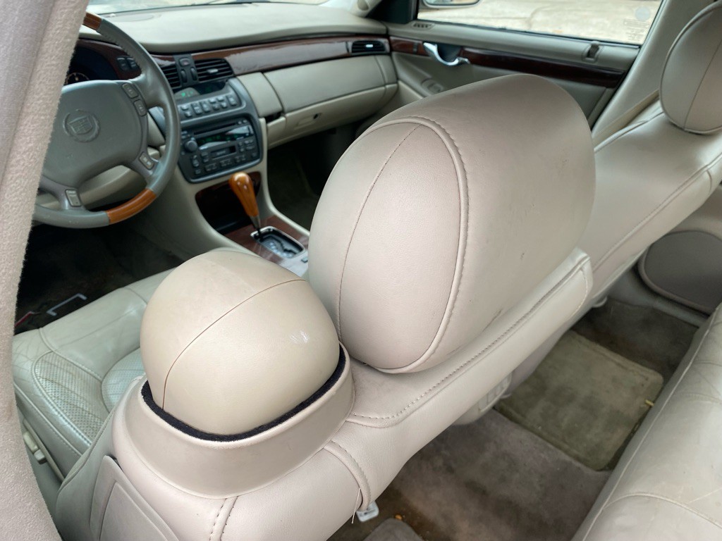 2002 Cadillac DeVille Image 36