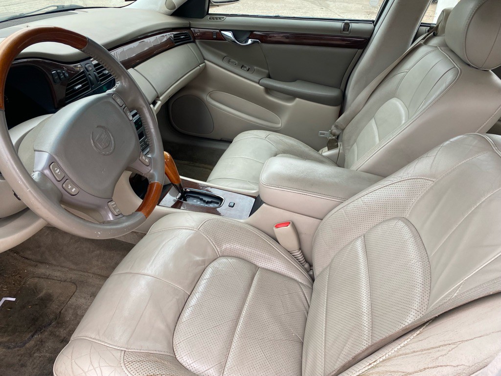 2002 Cadillac DeVille Image 38