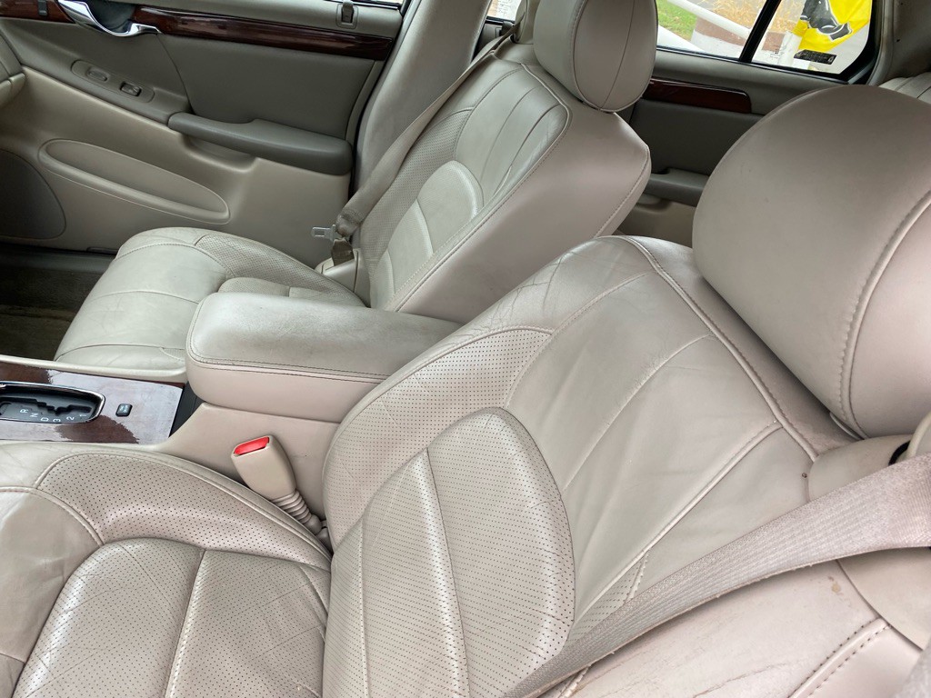 2002 Cadillac DeVille Image 39