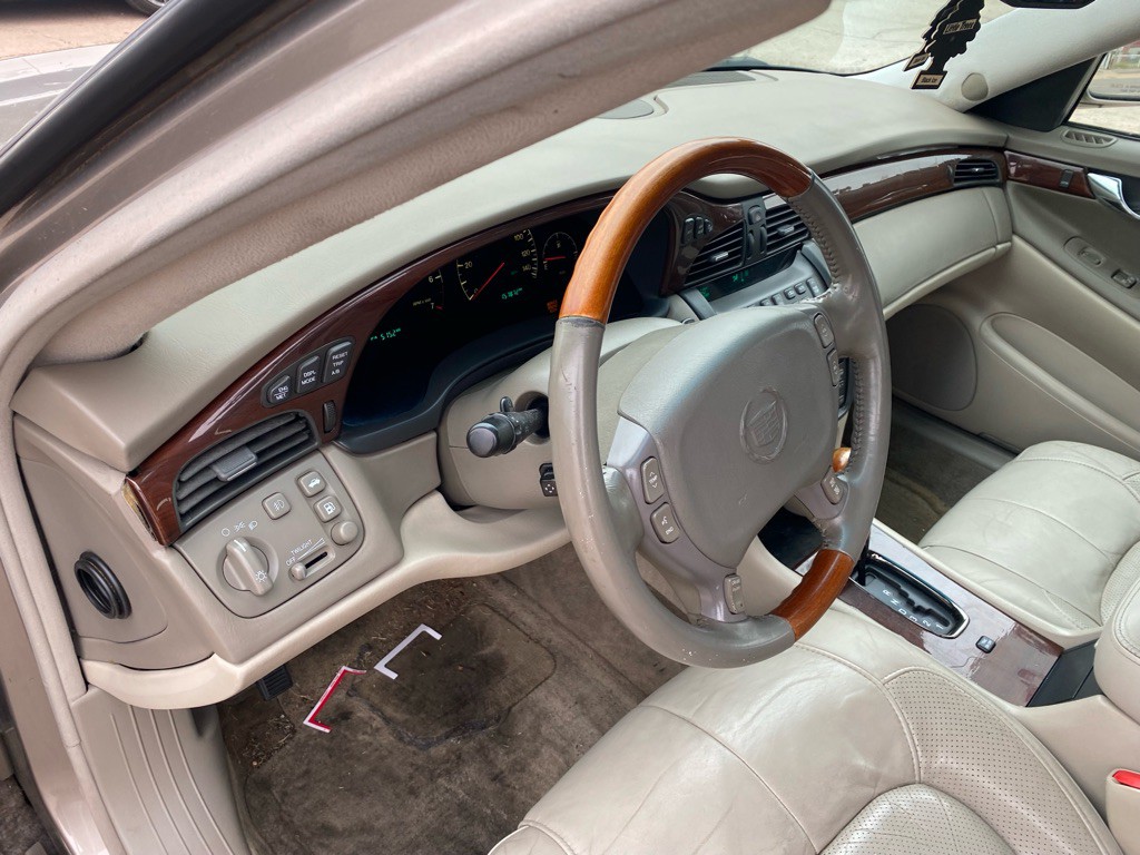 2002 Cadillac DeVille Image 41