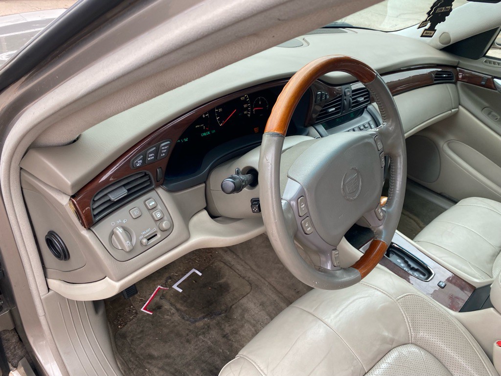 2002 Cadillac DeVille Image 42
