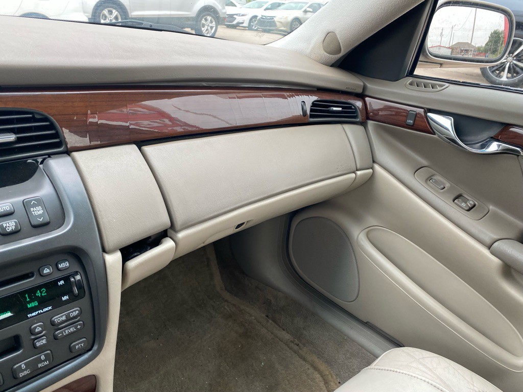 2002 Cadillac DeVille Image 48