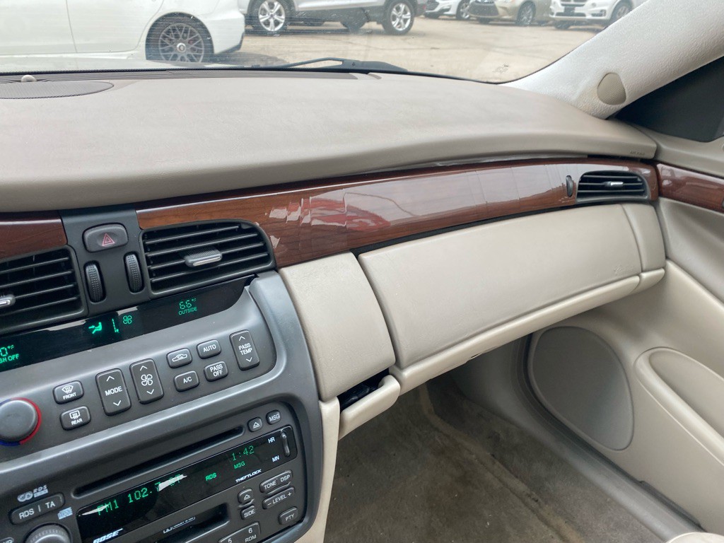 2002 Cadillac DeVille Image 50