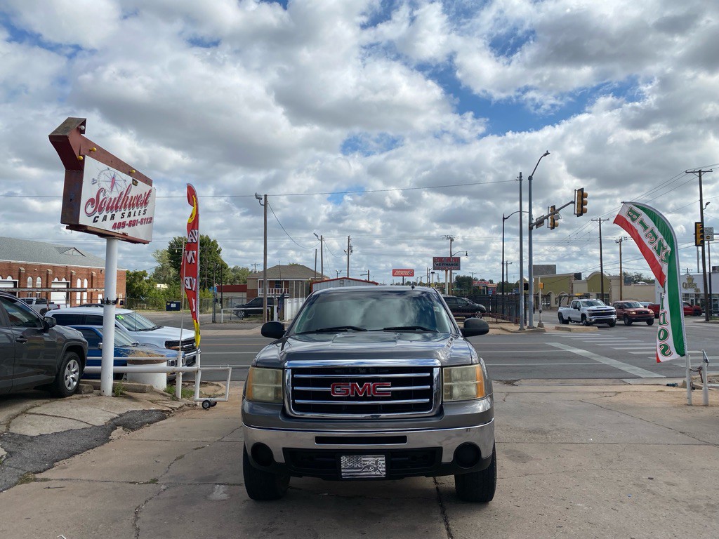 2013 GMC Sierra Image 2