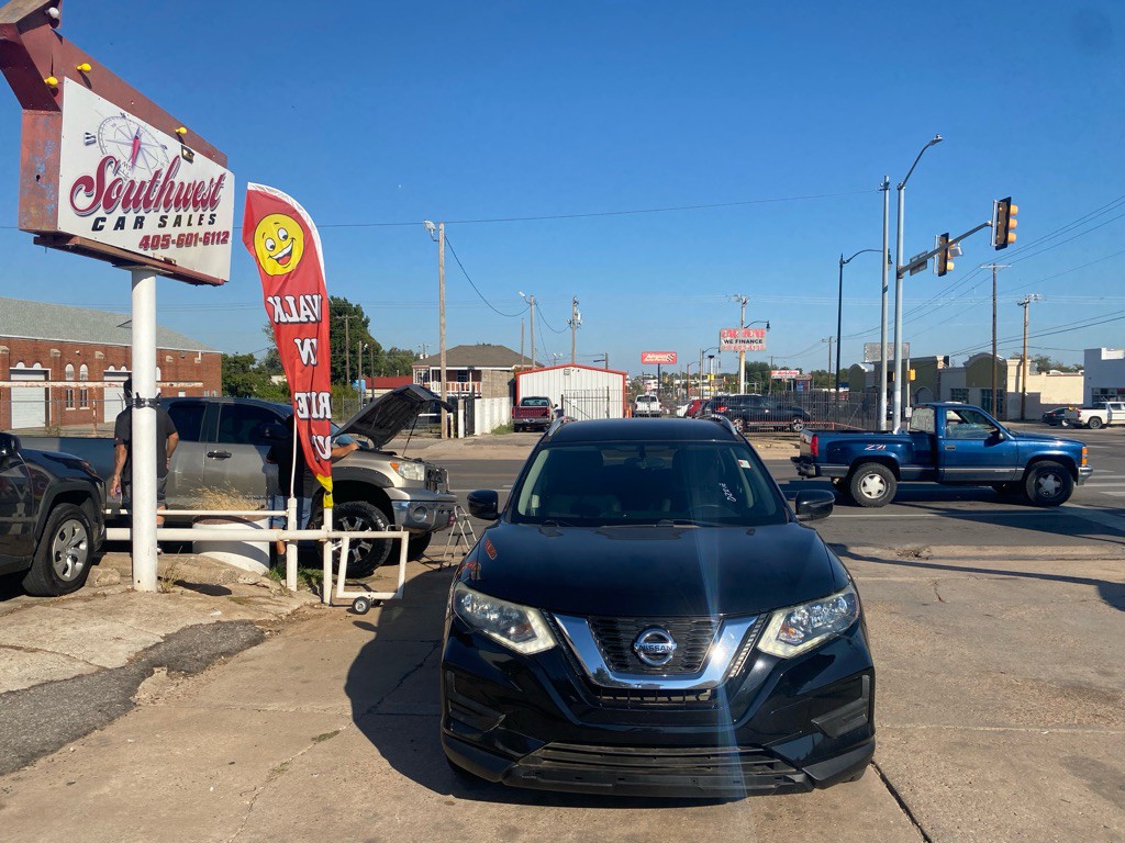 2017 Nissan Rogue Image 2