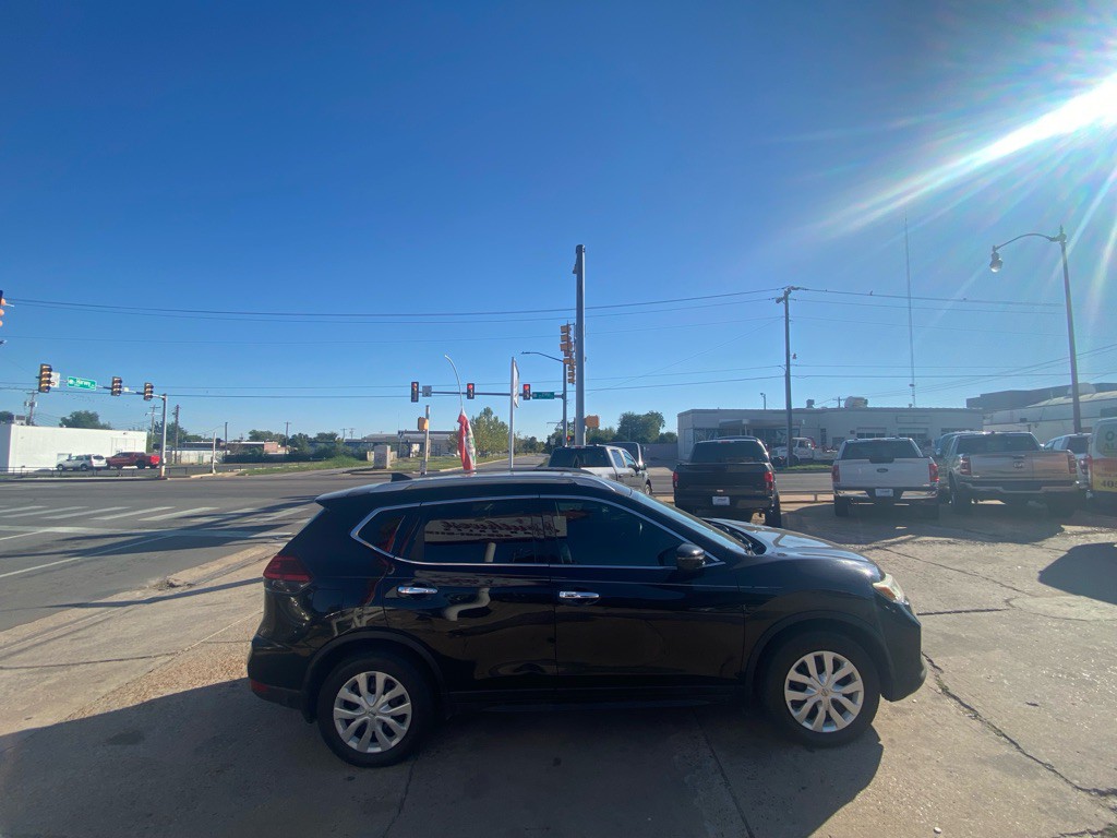 2017 Nissan Rogue Image 9