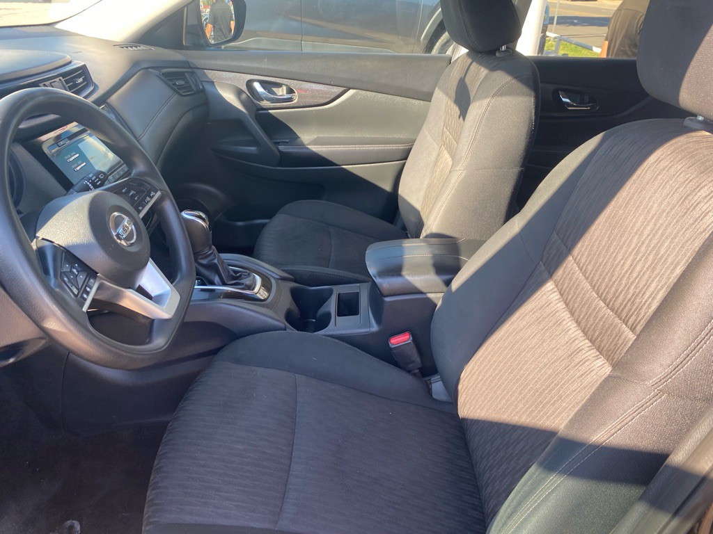 2017 Nissan Rogue Image 18