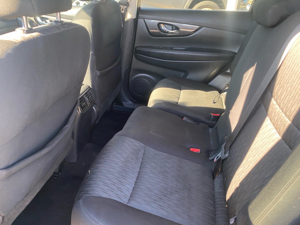 2017 Nissan Rogue Image 29