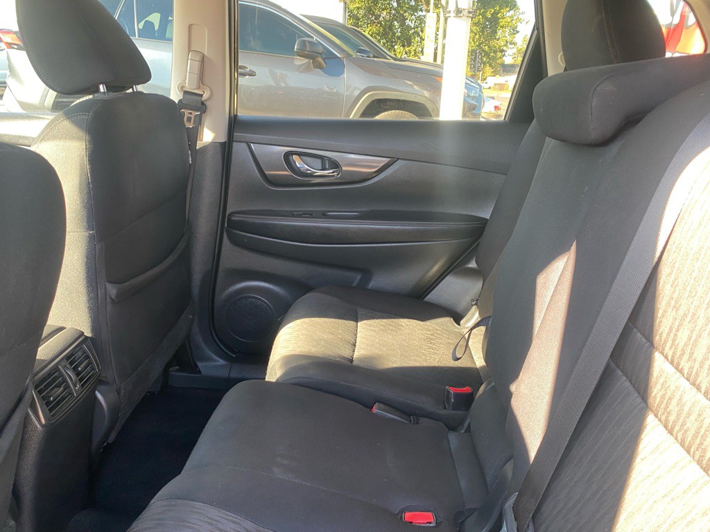 2017 Nissan Rogue Image 31