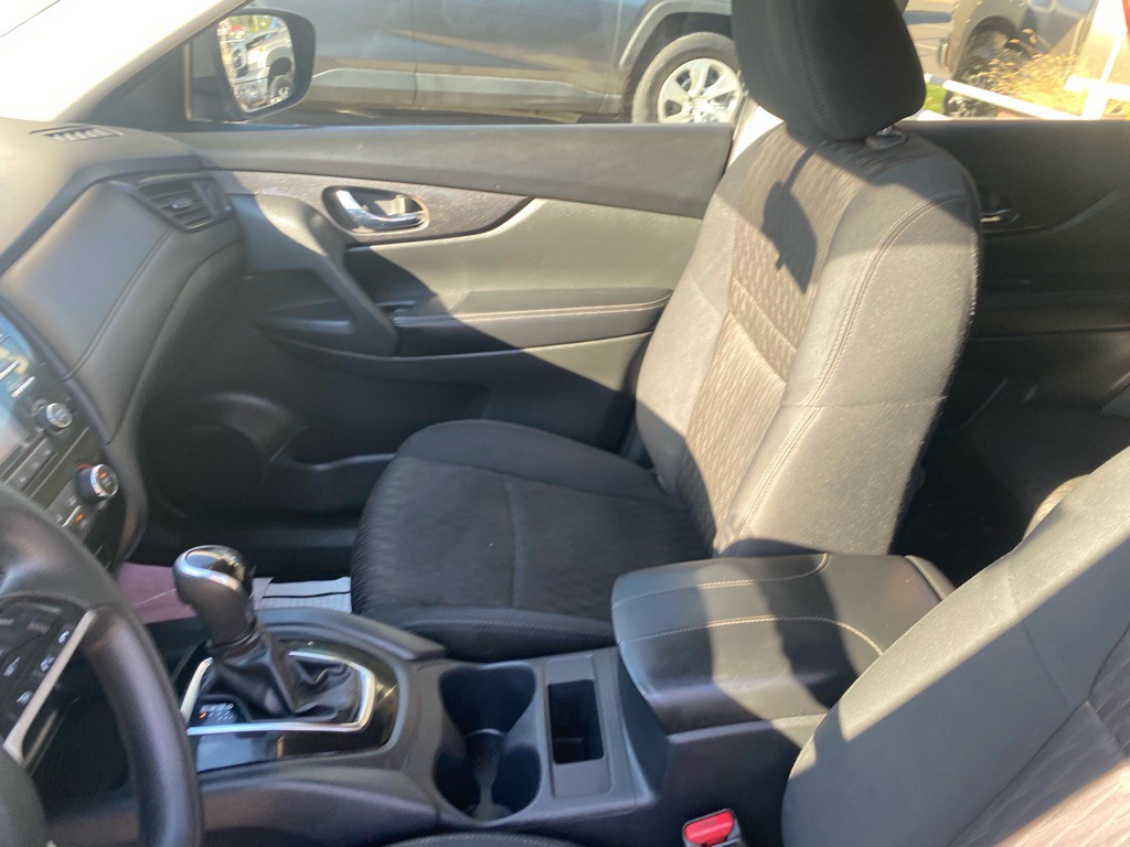 2017 Nissan Rogue Image 36