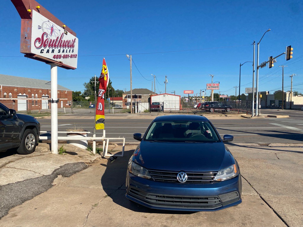 2017 Volkswagen Jetta Image 2