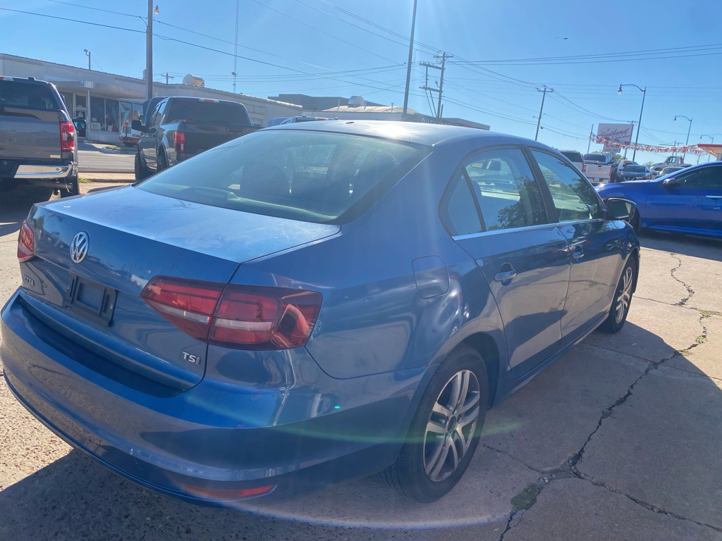 2017 Volkswagen Jetta Image 10