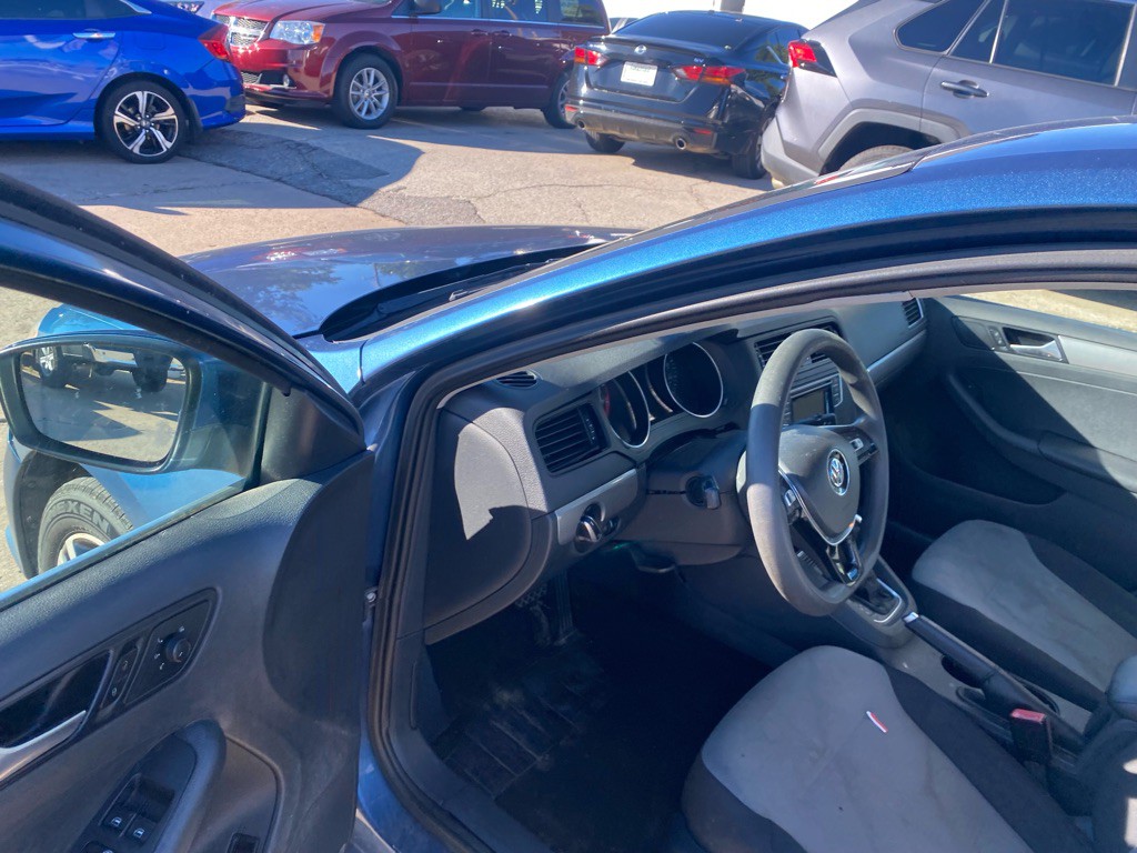 2017 Volkswagen Jetta Image 27
