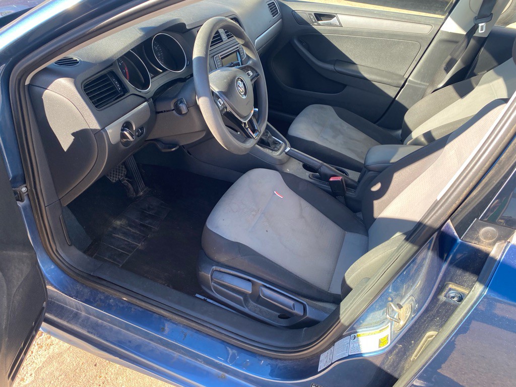2017 Volkswagen Jetta Image 28