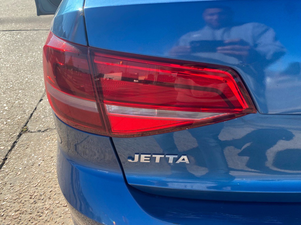 2017 Volkswagen Jetta Image 29