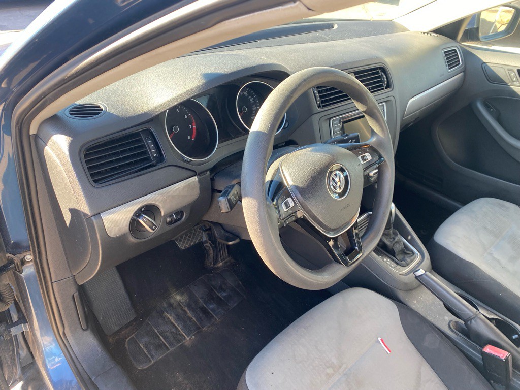 2017 Volkswagen Jetta Image 35