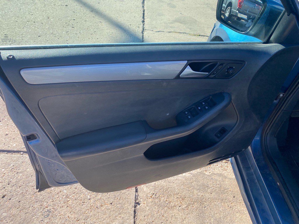 2017 Volkswagen Jetta Image 37