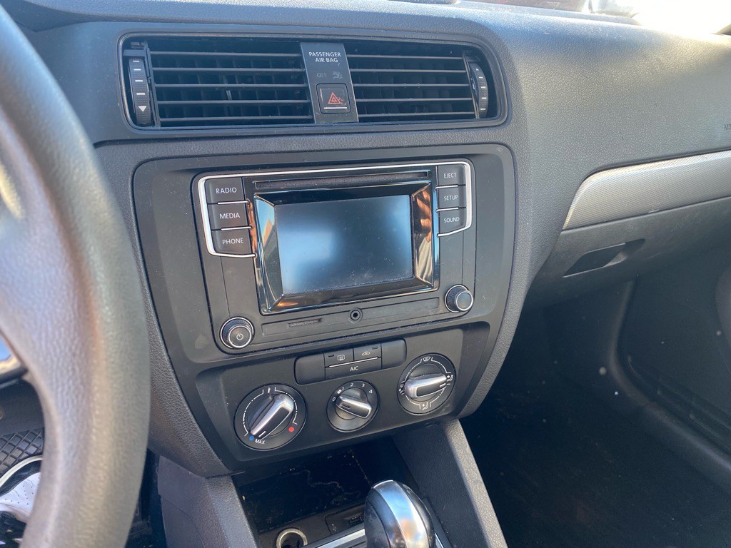 2017 Volkswagen Jetta Image 39