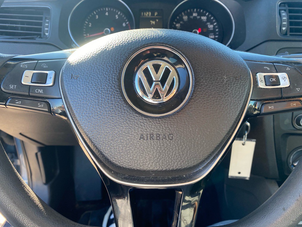 2017 Volkswagen Jetta Image 60