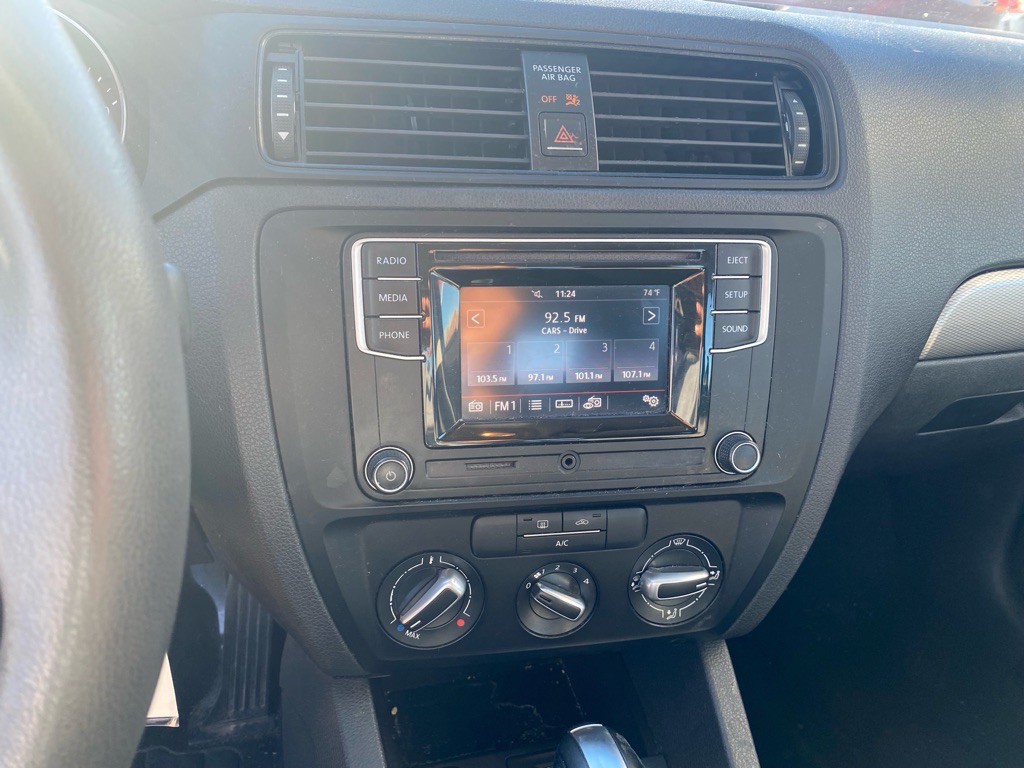 2017 Volkswagen Jetta Image 66
