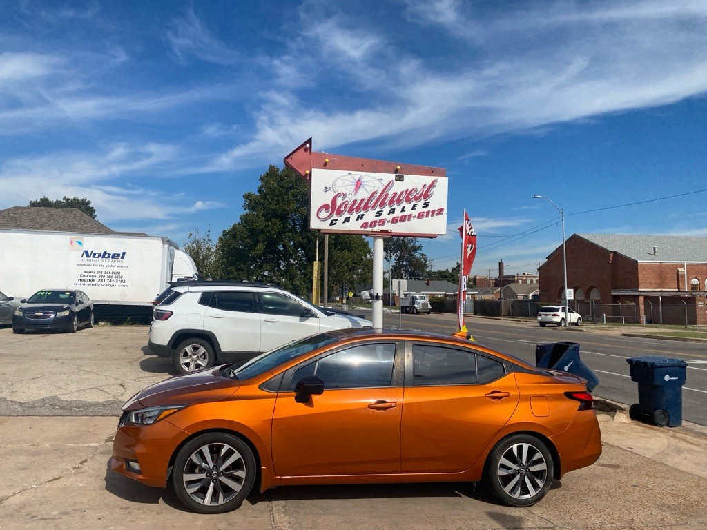 2021 Nissan Versa Image 3