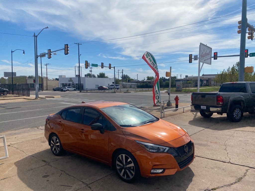 2021 Nissan Versa Image 9