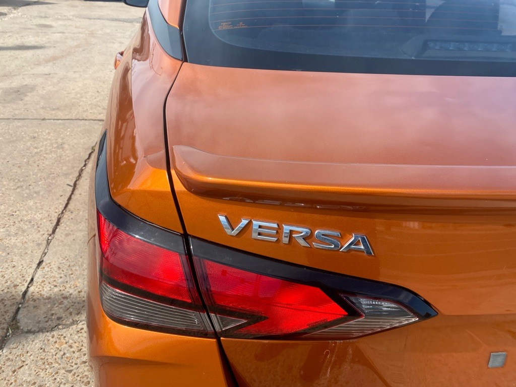 2021 Nissan Versa Image 17
