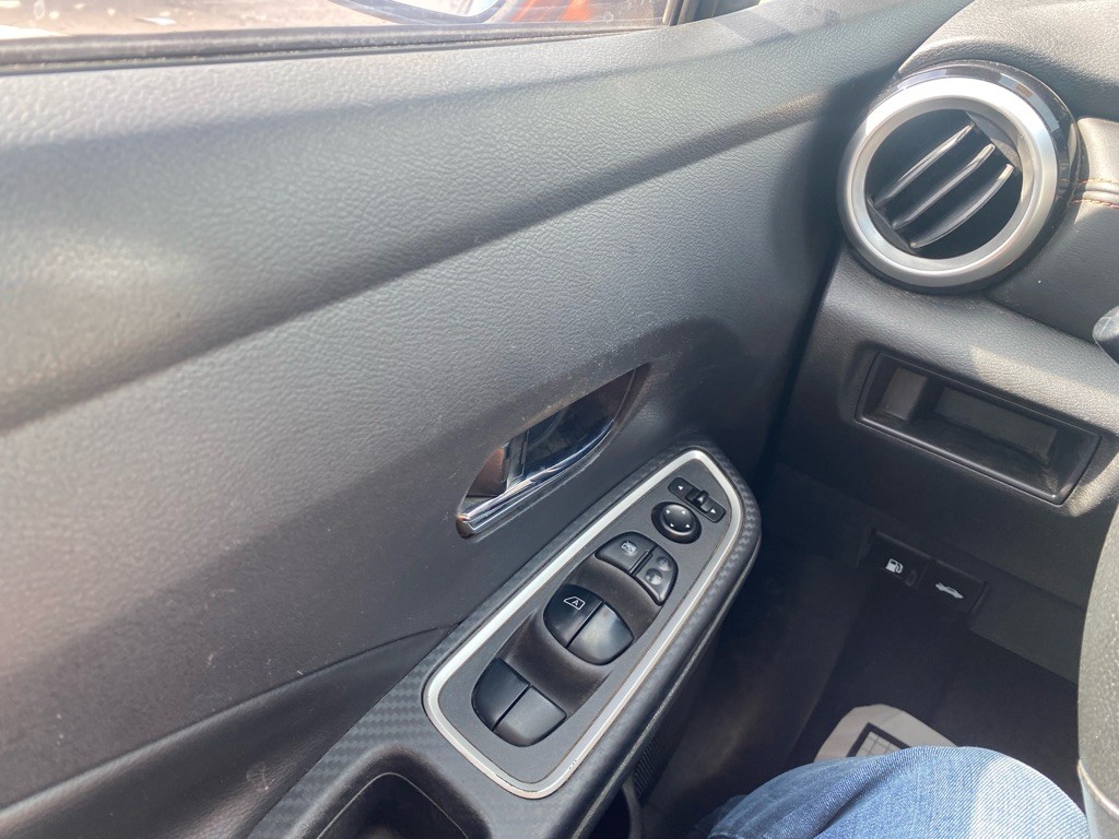 2021 Nissan Versa Image 36
