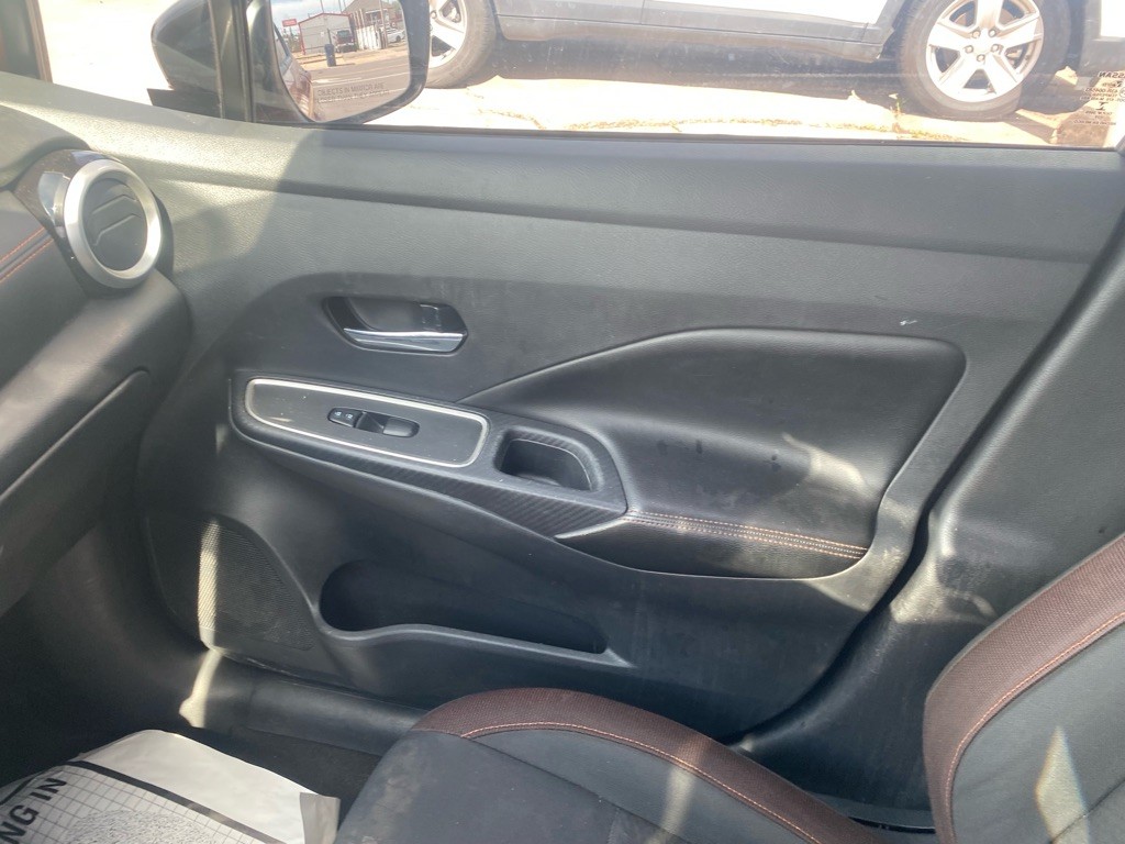2021 Nissan Versa Image 39