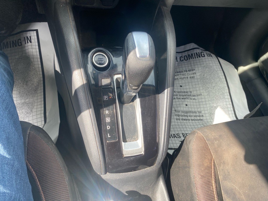 2021 Nissan Versa Image 40