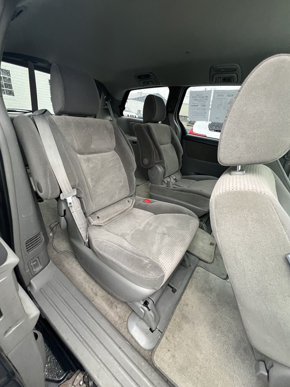 2010 Toyota Sienna Image 12