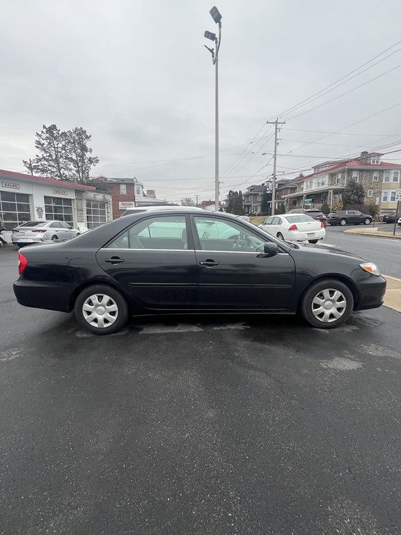 2004 Toyota Camry Image 8