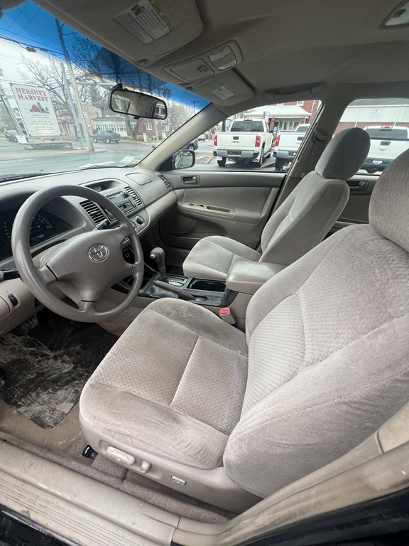 2004 Toyota Camry Image 9