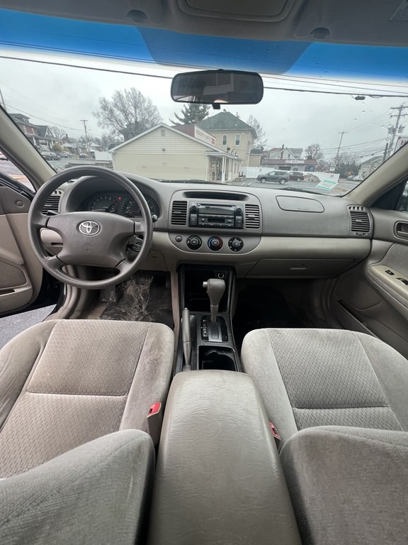 2004 Toyota Camry Image 13
