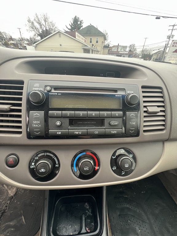 2004 Toyota Camry Image 14