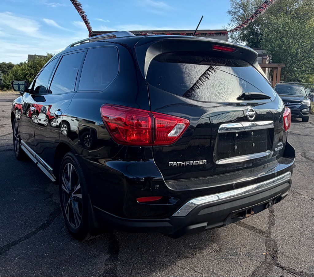 2017 Nissan Pathfinder Image 3