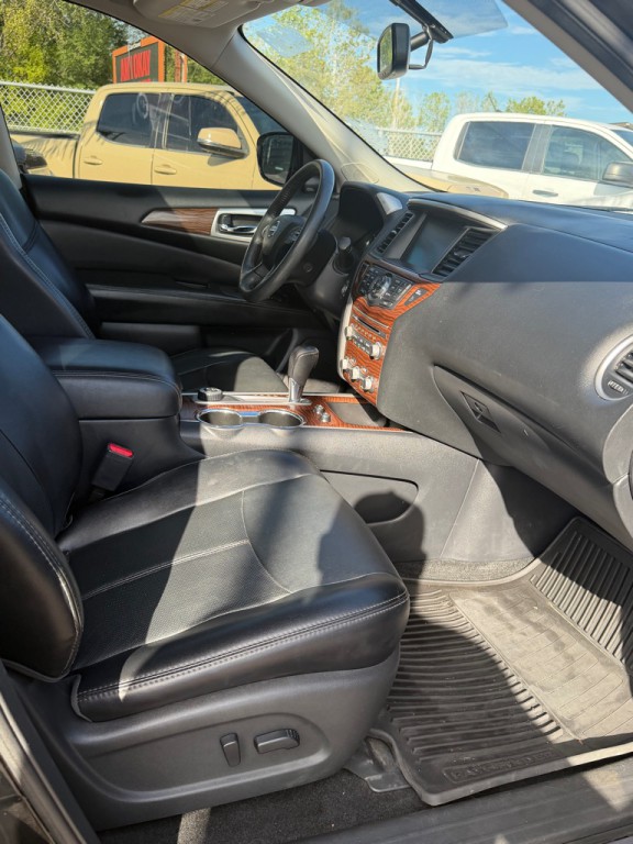 2017 Nissan Pathfinder Image 14