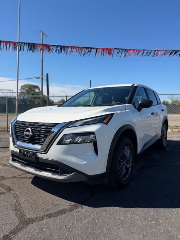 2023 Nissan Rogue Image 2