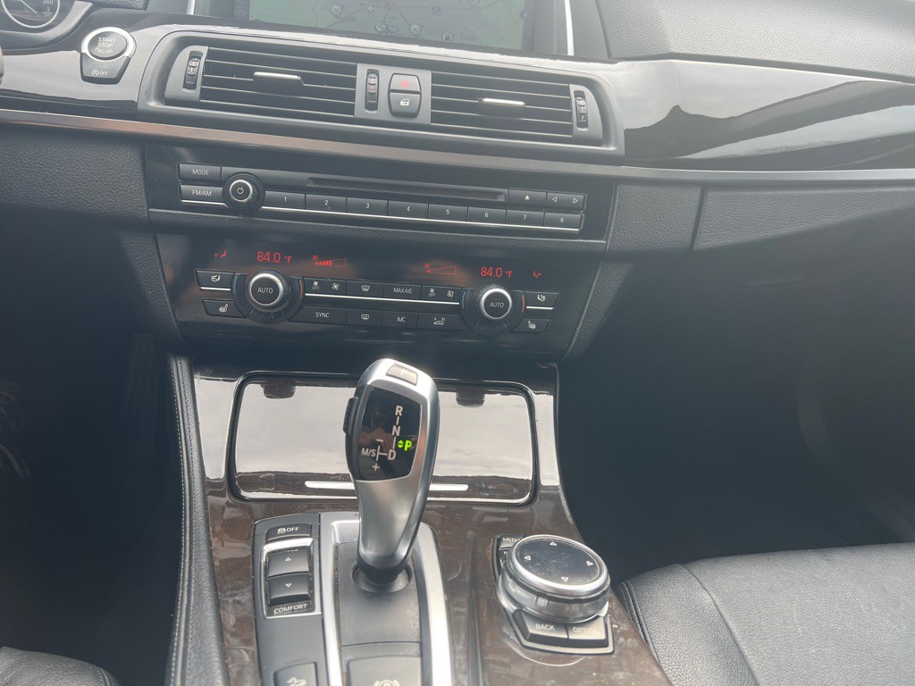 2014 BMW 5 Series Image 23