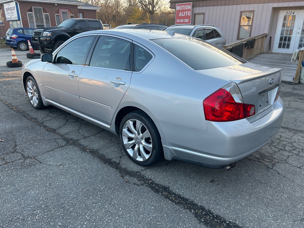 2007 INFINITI M35 Image 3